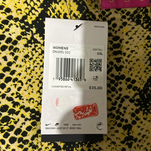 Nike tee - Picture 5 of 5